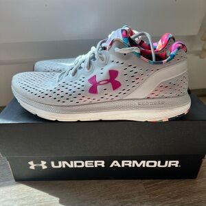 Under Armour Women's Sneakers in Gray and Pink